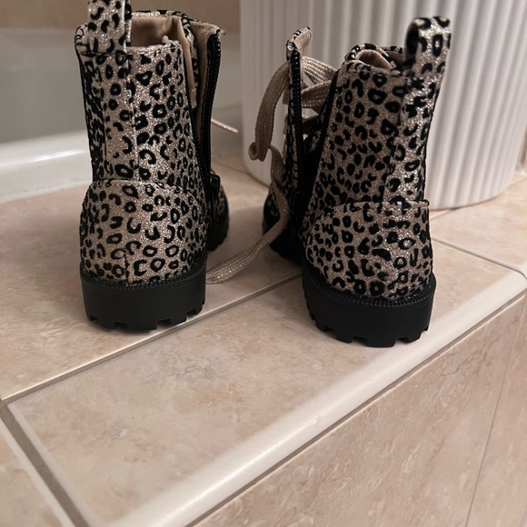 Black/gold leopard print boots - Picture 5 of 6